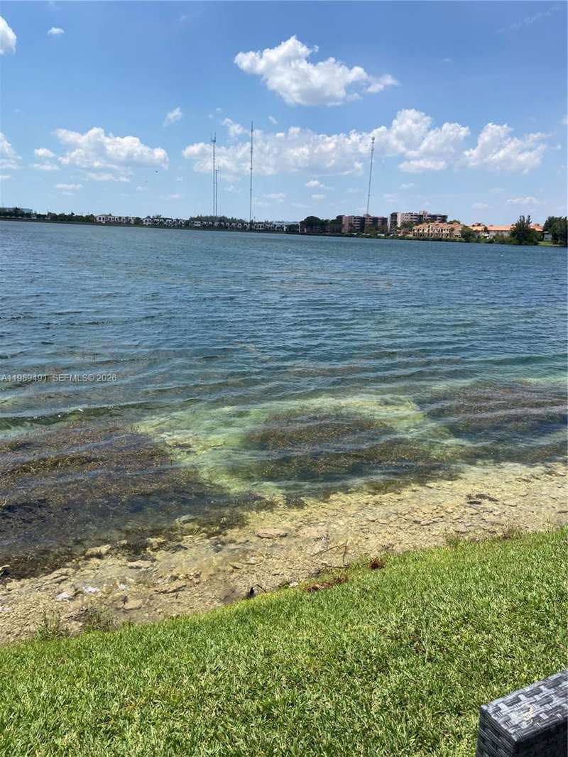 20548 NE 5th Pl, Miami FL 33179