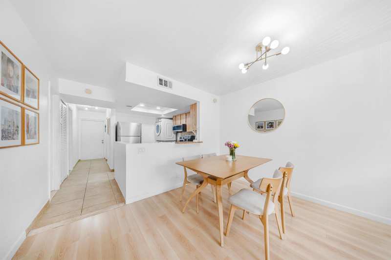 3249 Riverside # 202, Coral Springs FL 33065