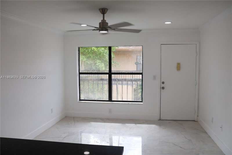 2550 W 67th Pl # 32, Hialeah FL 33016