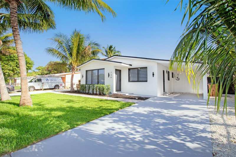 740 NE 43rd Ct, Deerfield Beach FL 33064