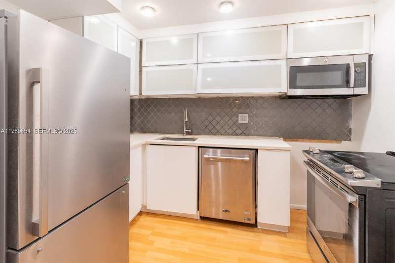 3740 Inverrary Dr # 1T, Lauderhill FL 33319