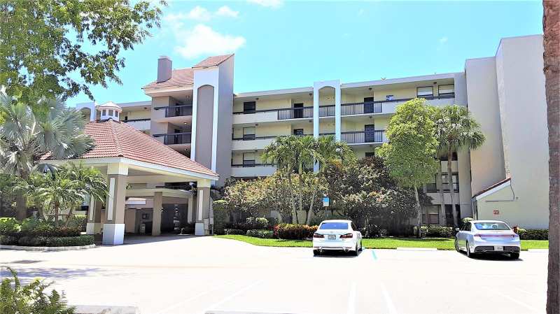 1915 Lavers Circle # E208, Delray Beach FL 33444