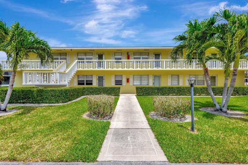 110 E Sheffield E, West Palm Beach FL 33417
