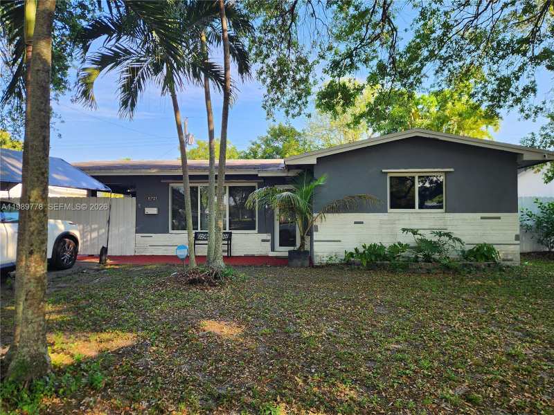 6721 Garfield St, Hollywood FL 33024
