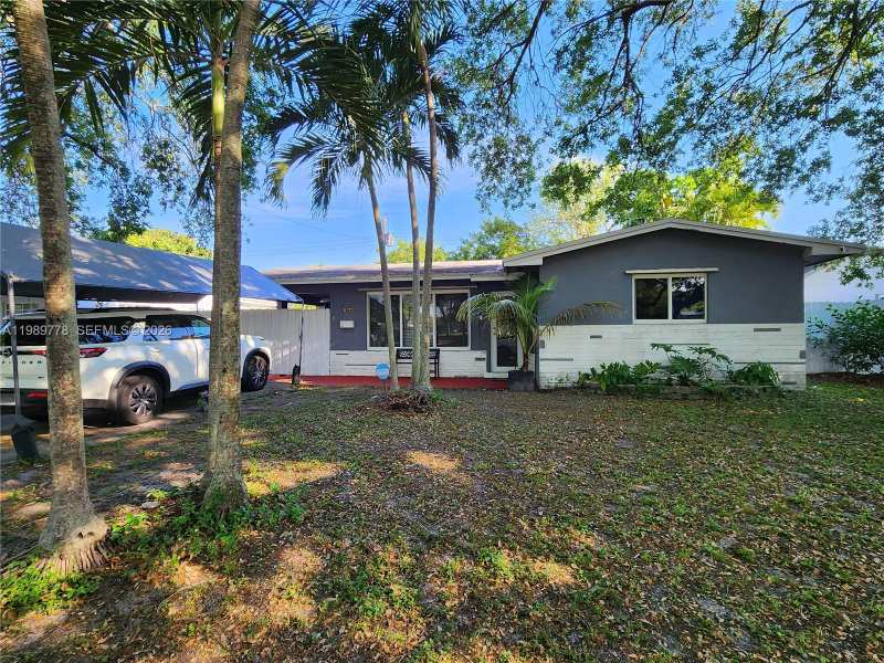 6721 Garfield St, Hollywood FL 33024