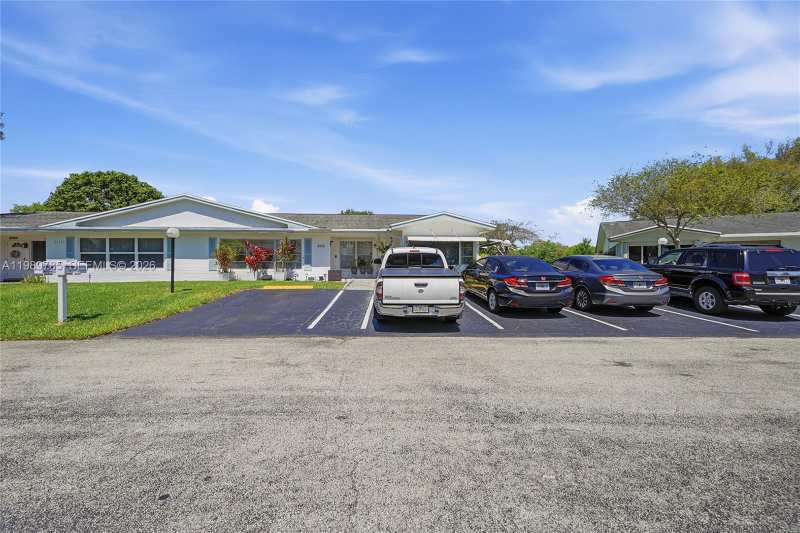 8431 NW 12th St # D68, Plantation FL 33322
