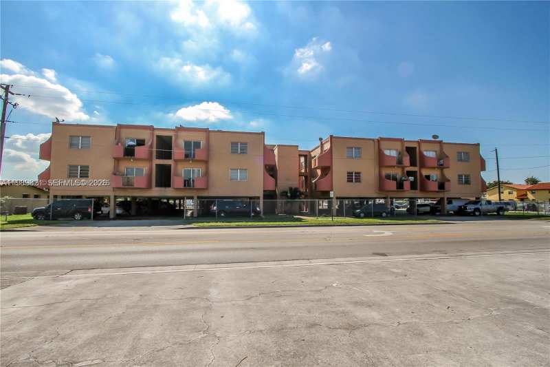 3675 W 11th Ave # 320, Hialeah FL 33012