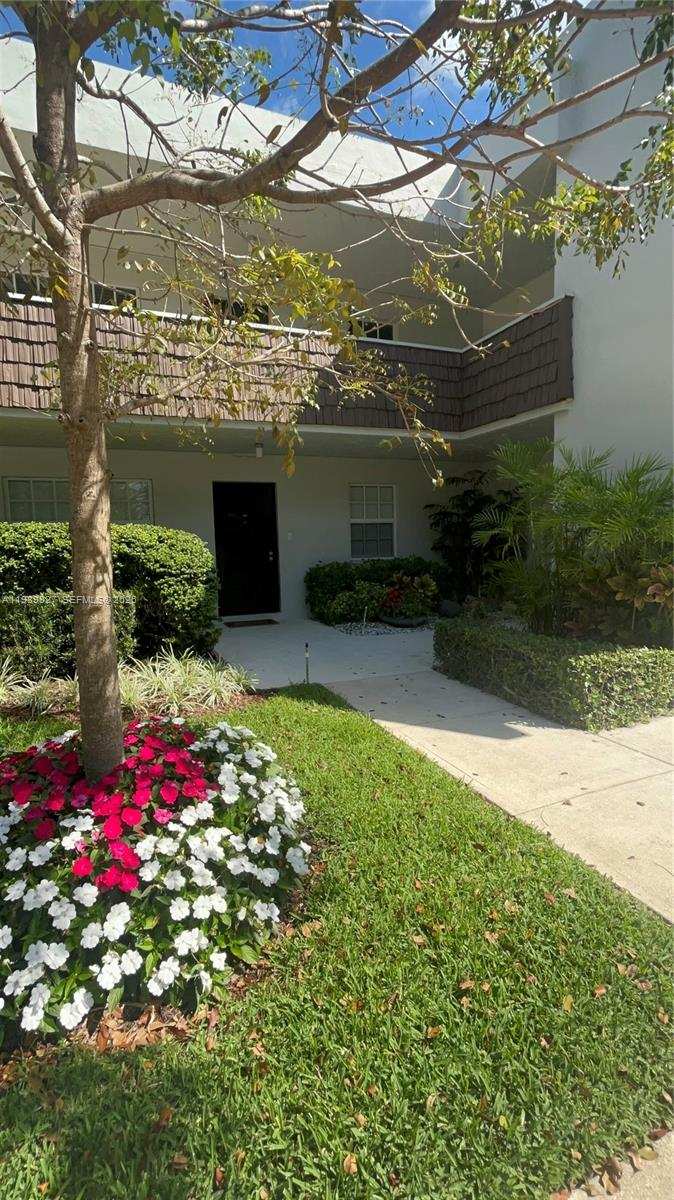 4017 N Cypress Dr # 102, Pompano Beach FL 33069