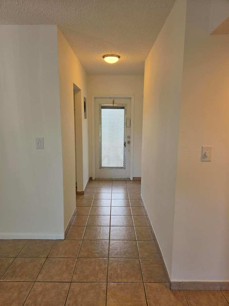 3400 NW 48th Avenue # 512, Lauderdale Lakes FL 33319