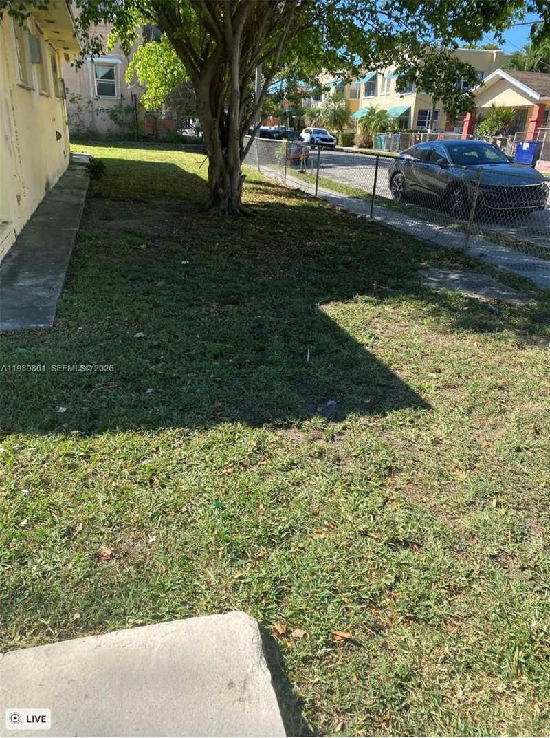 1268 SW 4th St, Miami FL 33135