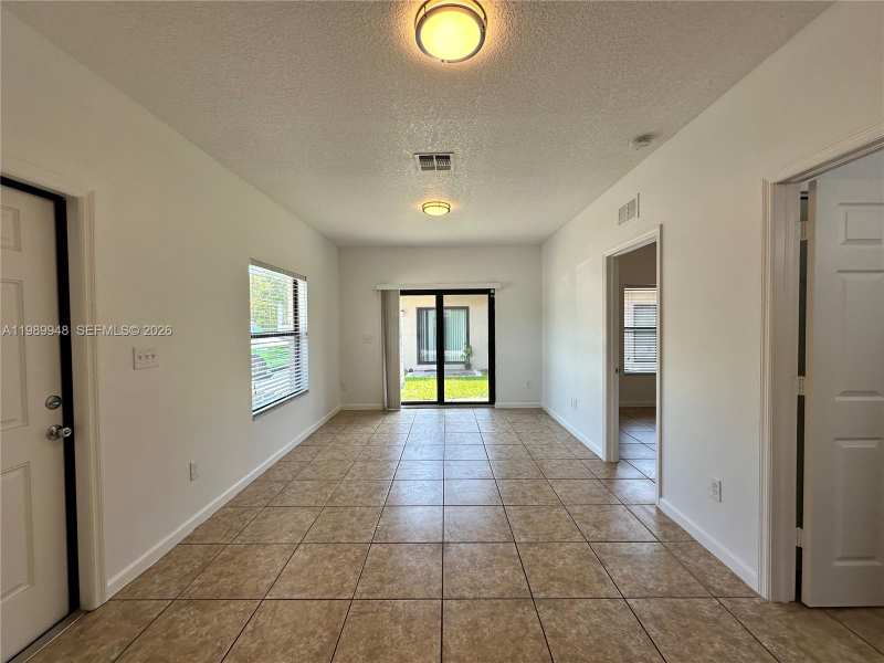 1027 NE 10th Ave # 3, Fort Lauderdale FL 33304