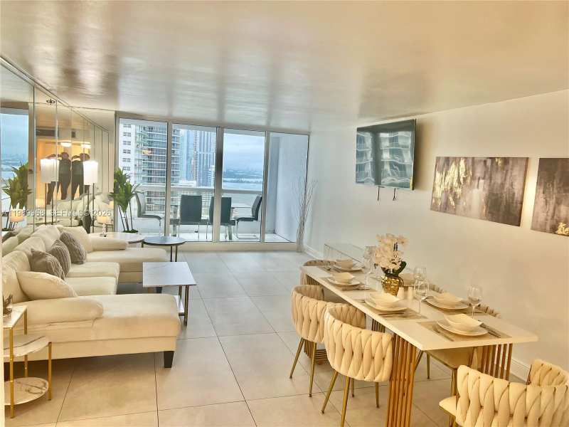 1717 N Bayshore Dr # 3050, Miami FL 33132