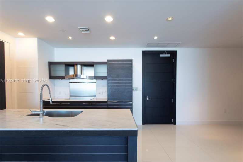 200 BISCAYNE BLVD WY # 4512, Miami FL 33131