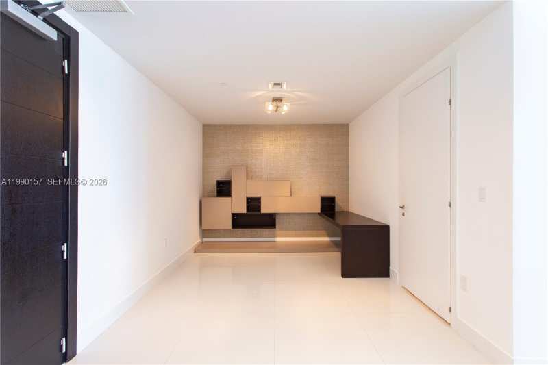 200 BISCAYNE BLVD WY # 4512, Miami FL 33131