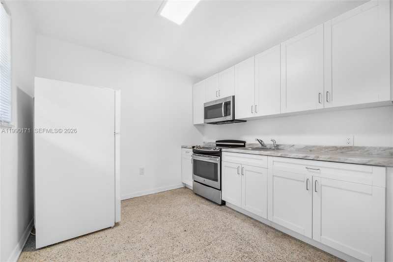 2661 SW 11th St # 8, Miami FL 33135