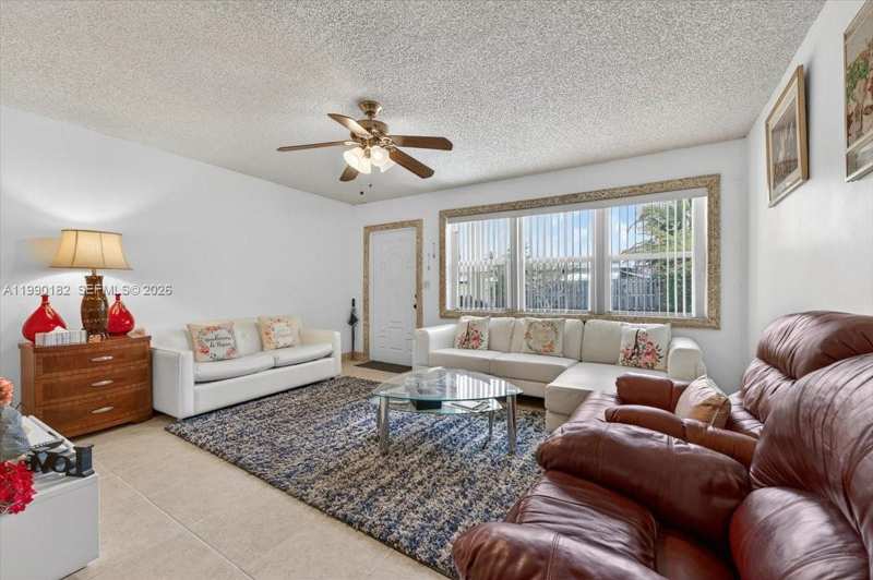 1125 NW 69th Ave, Margate FL 33063