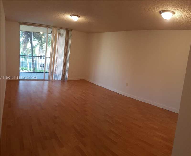 LAS VISTAS AT DORAL CONDO