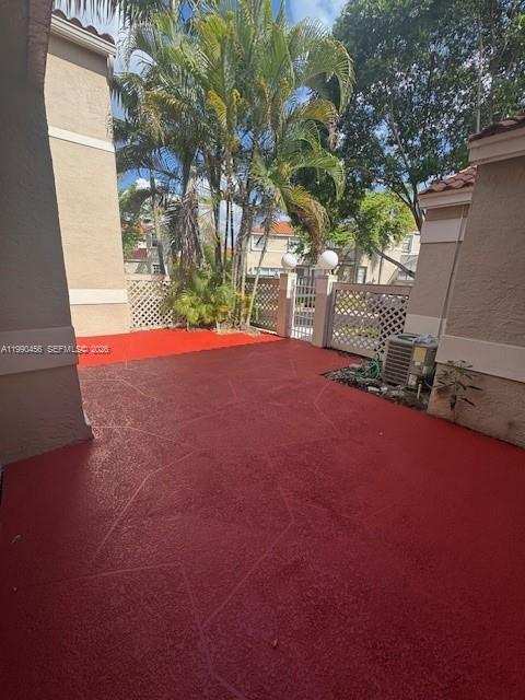 10944 Neptune Dr, Cooper City FL 33026