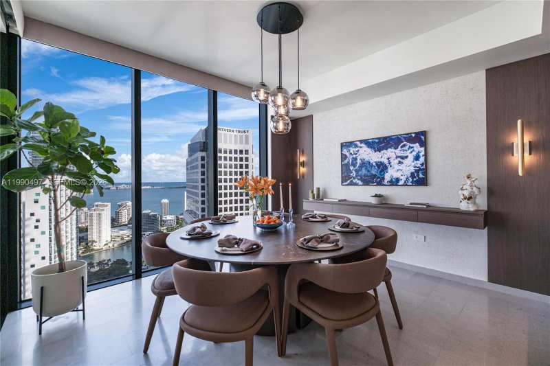 68 SE 6th St # 3711, Miami FL 33131