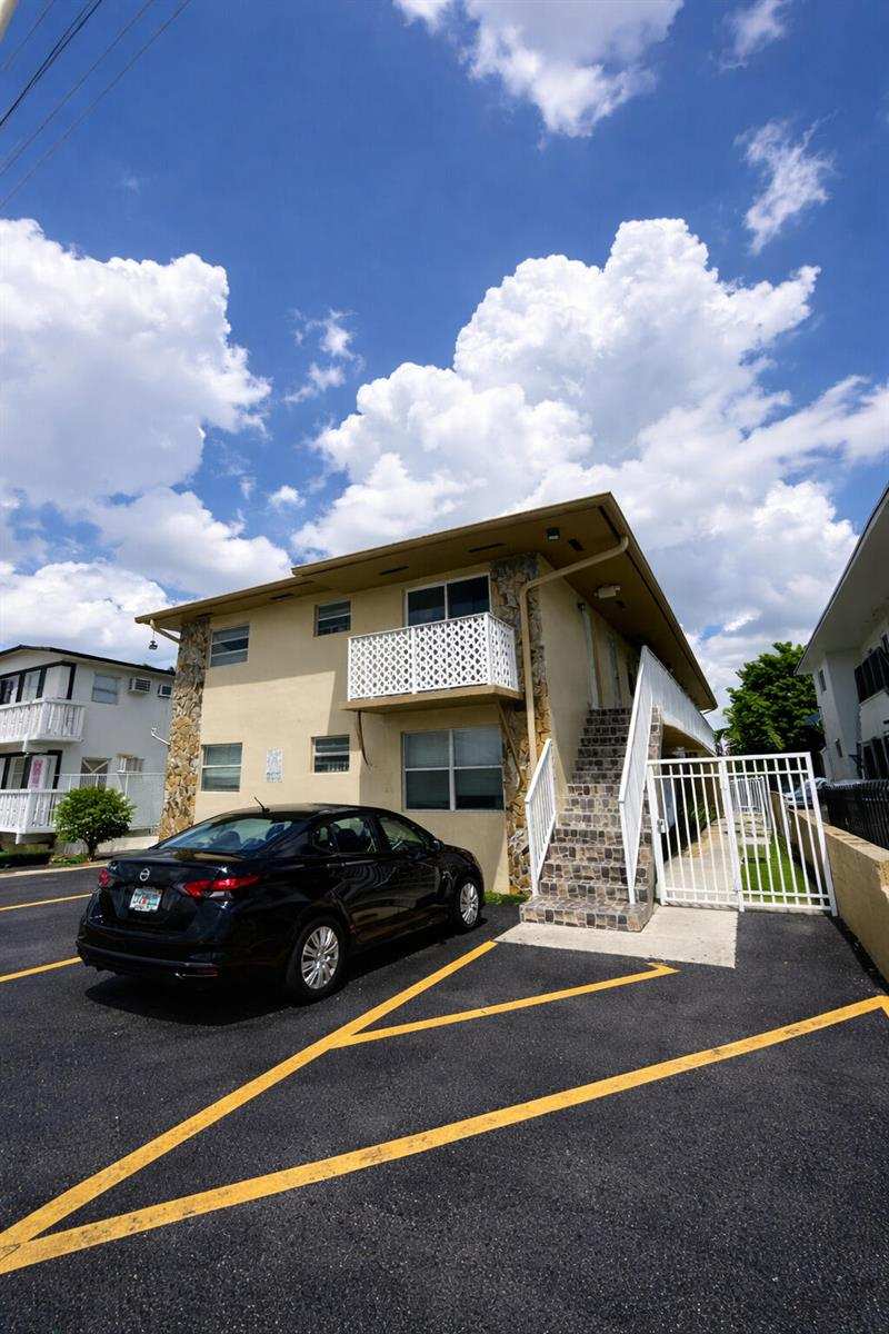 715 W 29th Street, Hialeah FL 33012