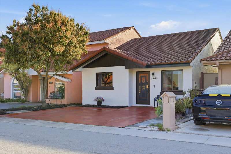 5465 W 27th Lane, Hialeah FL 33016