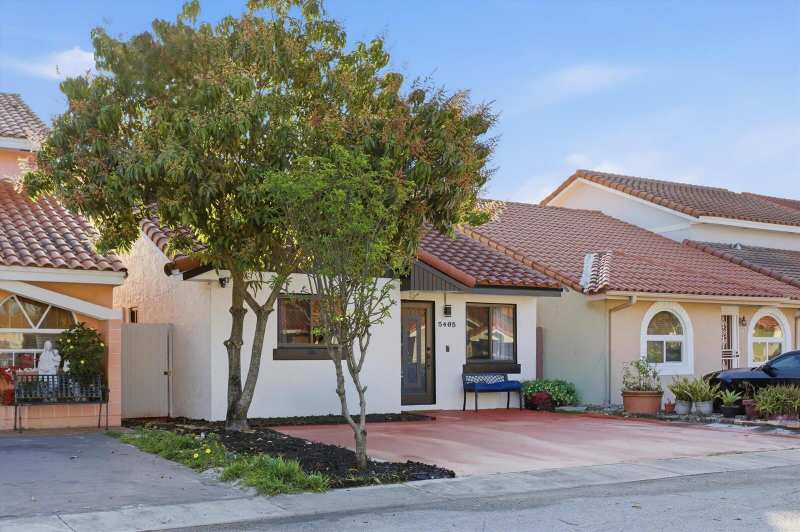 5465 W 27th Lane, Hialeah FL 33016