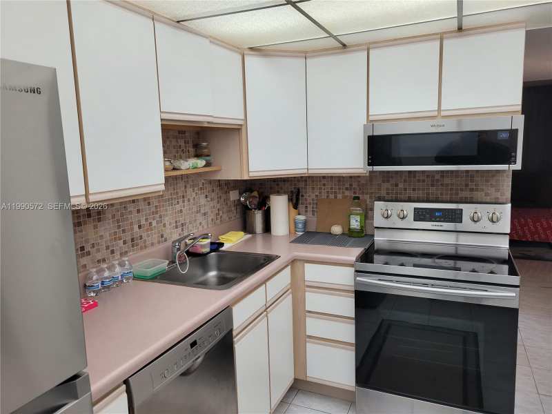 251 174th St # 1208, Sunny Isles Beach FL 33160