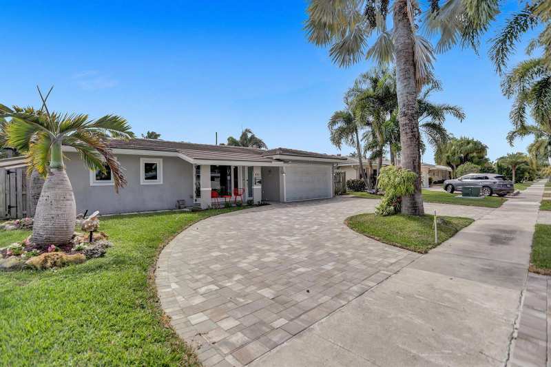 470 SE 4th Court, Pompano Beach FL 33060