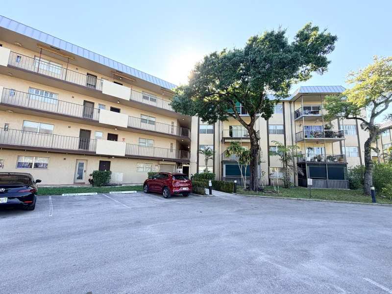 6260 S Falls Cir Drive # 201, Lauderhill FL 33319