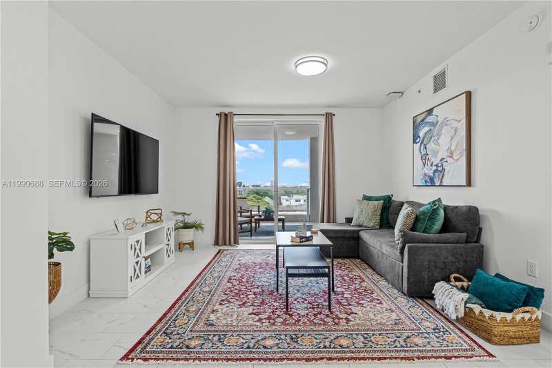 1850 Monroe St # 308, Hollywood FL 33020
