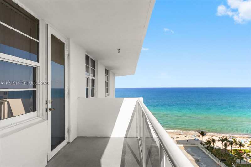 3725 S Ocean Dr, Hollywood FL 33019