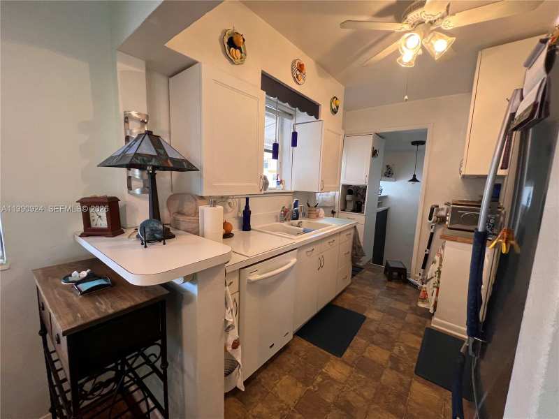 151 W 63rd St, Hialeah FL 33012