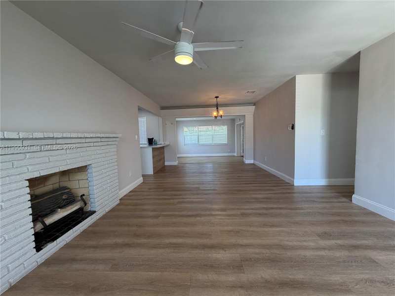 7571 Eaton St, Hollywood FL 33024