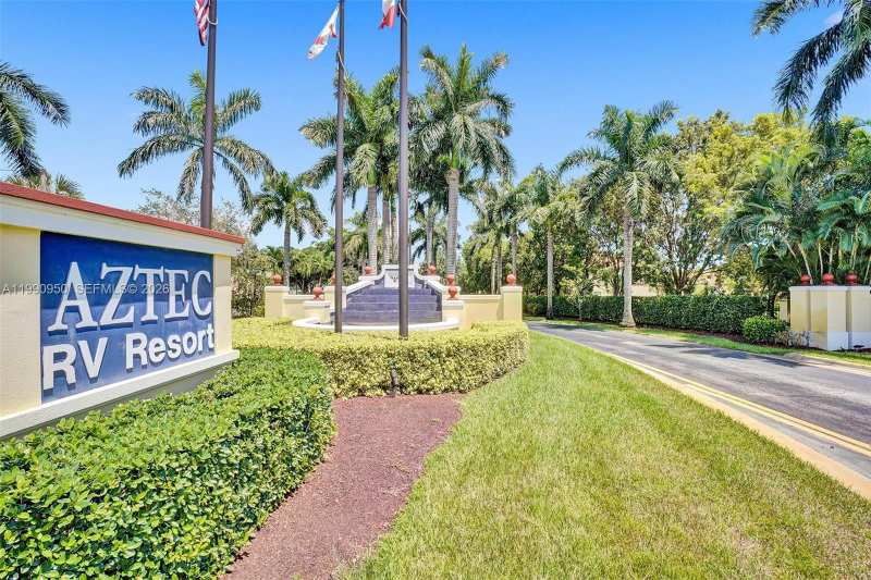 224 N Cortez Dr, Margate FL 33068