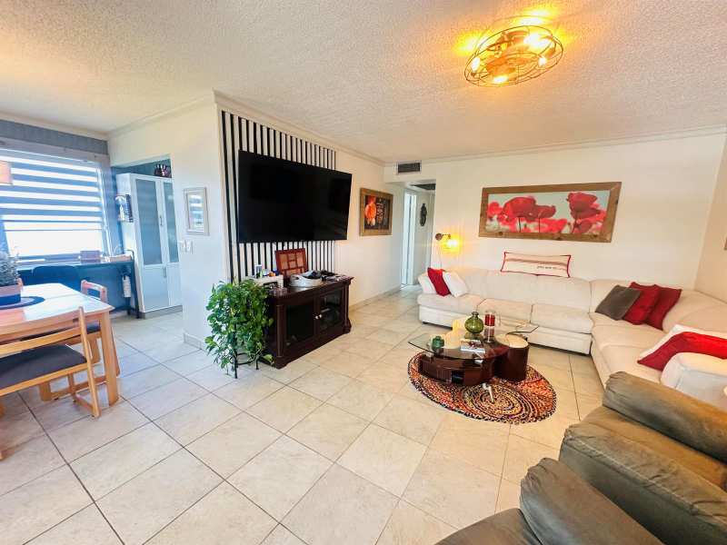 200 Ventnor L, Deerfield Beach FL 33442