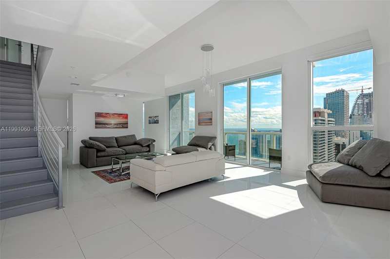 244 Biscayne Blvd # 4907, Miami FL 33132