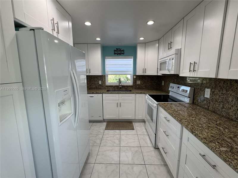 5300 Washington St # V407, Hollywood FL 33021