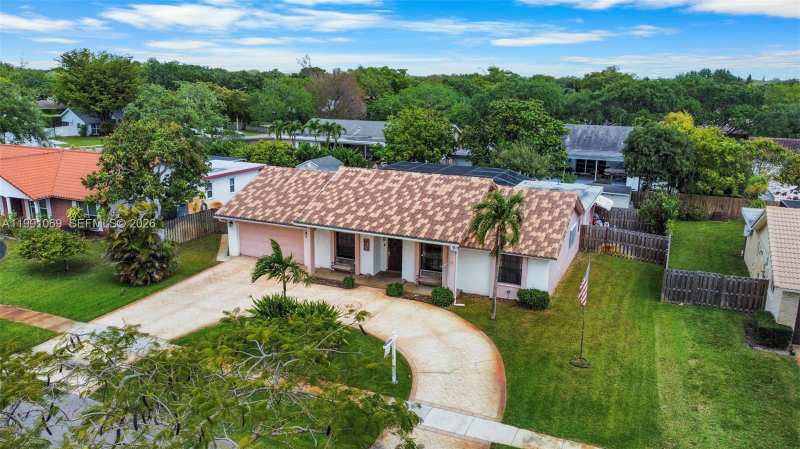 5171 SW 20th St, Plantation FL 33317