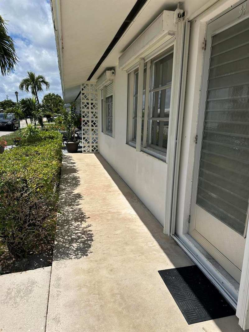 728 Ridge Road # 31, Lantana FL 33462