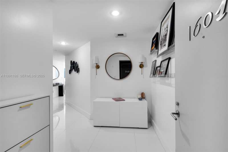 1300 S Miami Ave # 1601, Miami FL 33130