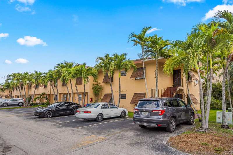 6854 NW 173rd Dr # 210, Hialeah FL 33015