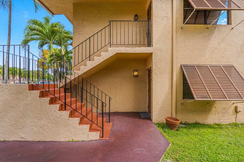6854 NW 173rd Dr # 210, Hialeah FL 33015