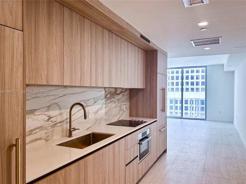 77 SE 5TH ST. # 3614, Miami FL 33131