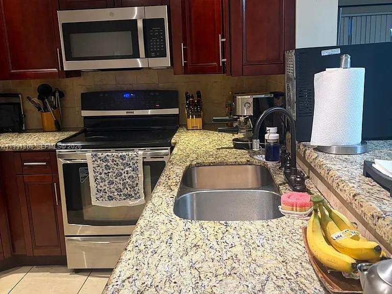 9715 Fontainebleau Blvd # E213, Miami FL 33172