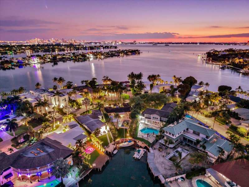 1277 Biscaya Dr, Surfside FL 33154