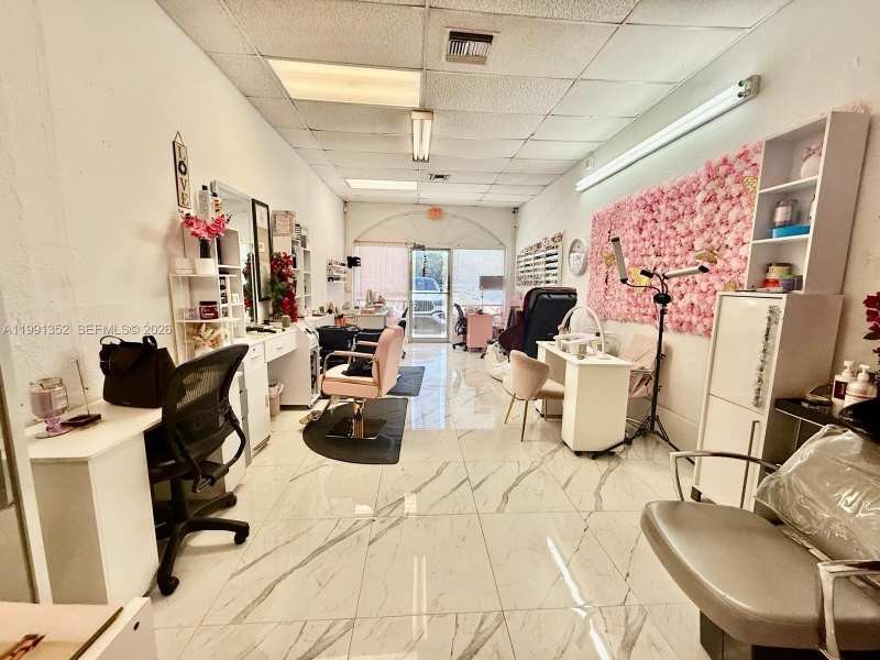 1569 W OKEECHOBEE RD HIALEAH, Hialeah FL 33010