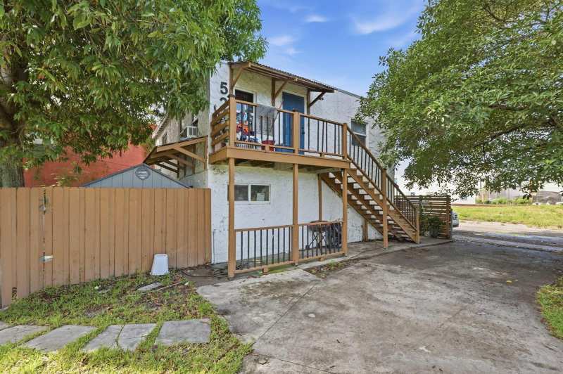 528 CHURCHILL Road, West Palm Beach FL 33405