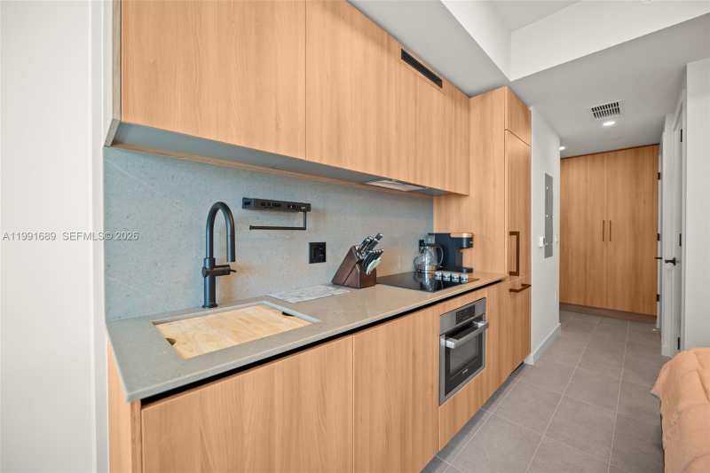 121 NE 5 ST # 3507, Miami FL 33132