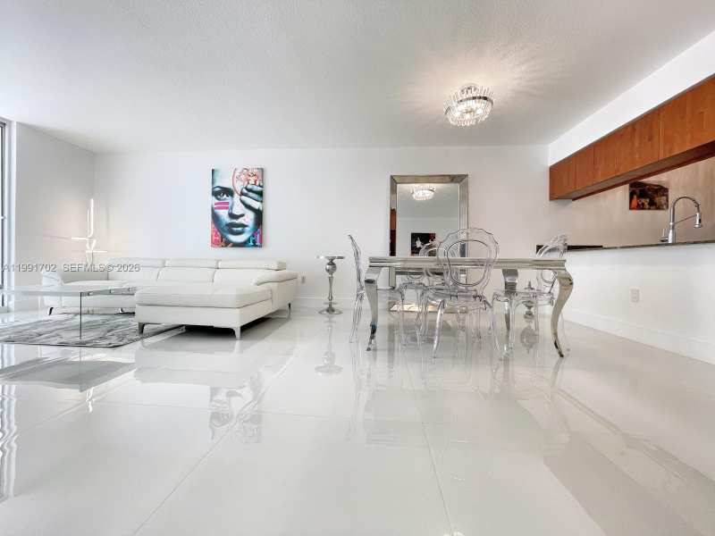 1200 SE Brickell Bay Dr # 1707, Miami FL 33131