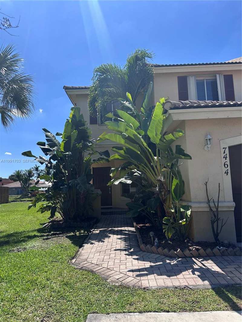 7464 SW 164th Ct, Miami FL 33193